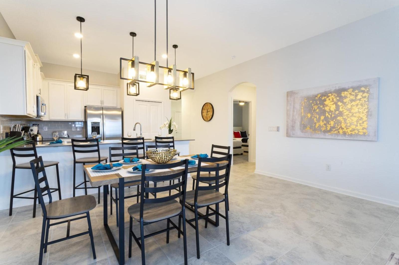 Lovely 18 Minutes Away From Disney! Apartment *