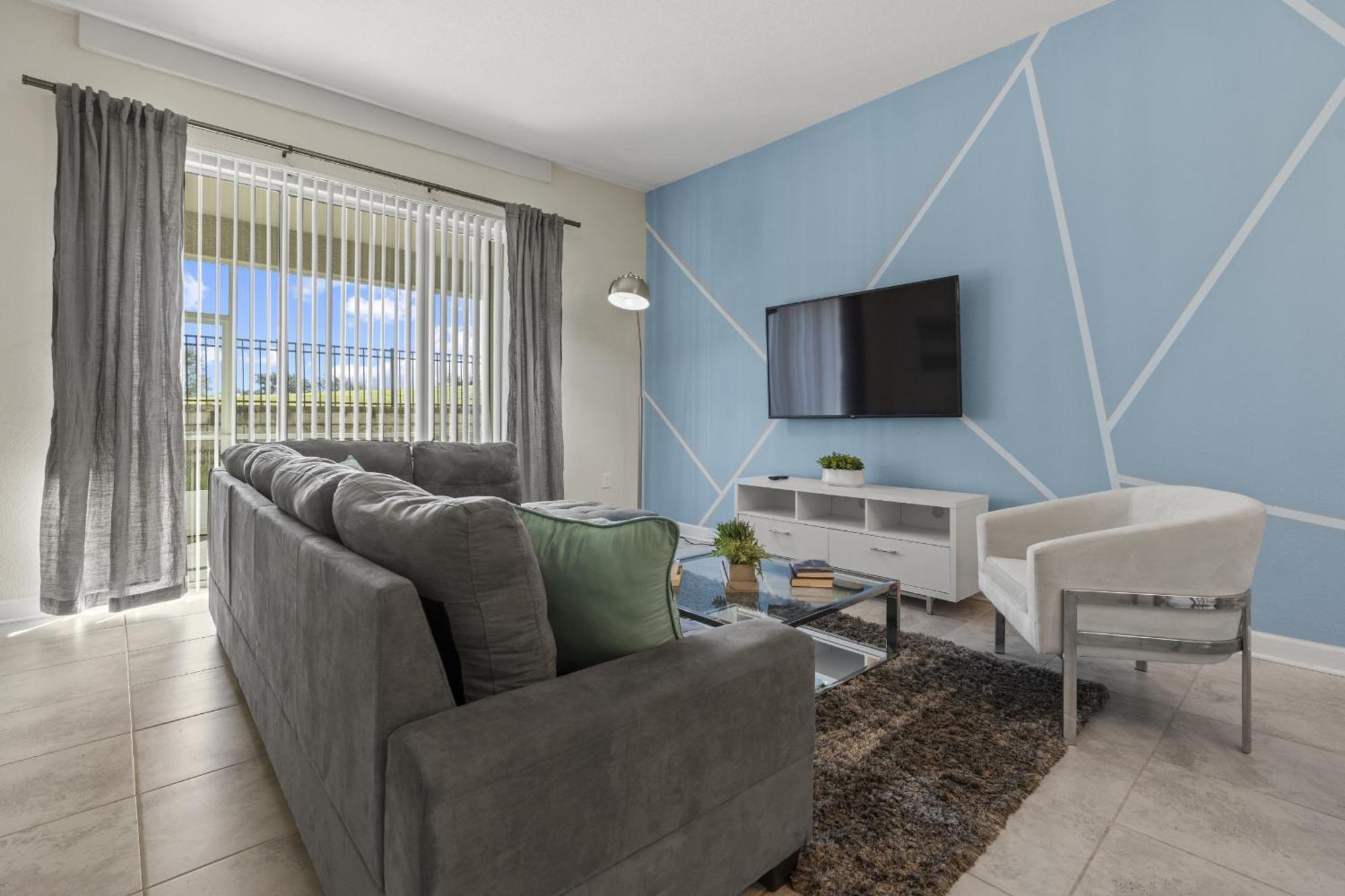 Lovely 18 Minutes Away From Disney! Apartment *